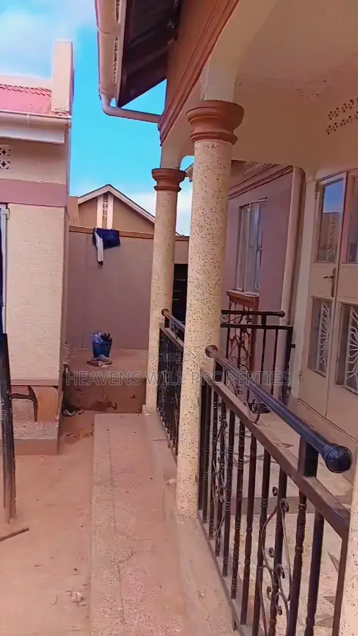 2bdrm House in 2Br Hse + 7Single, Division A for sale