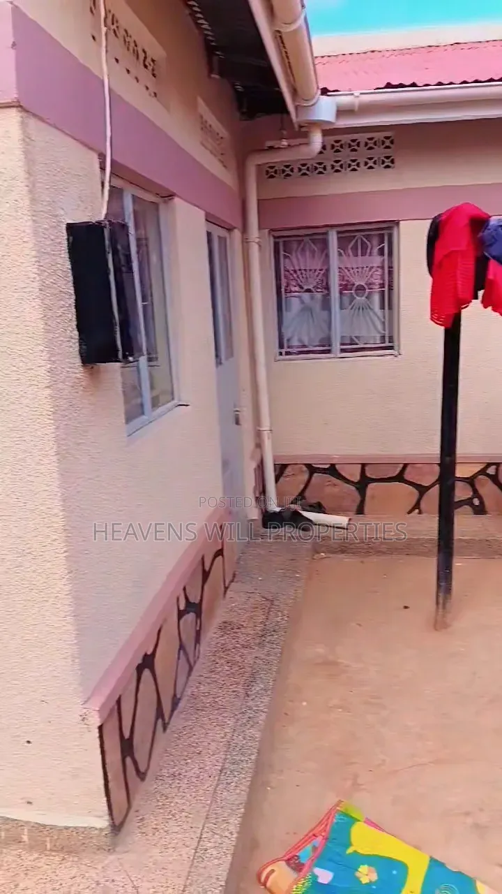 2bdrm House in 2Br Hse + 7Single, Division A for sale