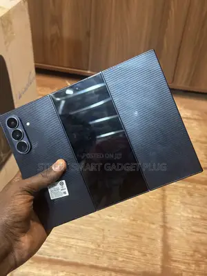 Samusang Galaxy Z Tri Fold 512gb Used