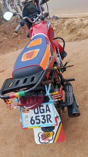 Bajaj Boxer 125 2022 Red