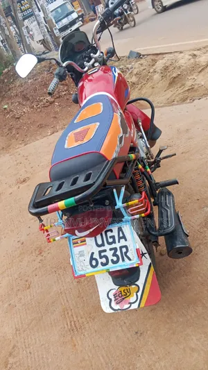 Bajaj Boxer 125 2022 Red