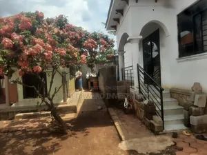 3bdrm Bungalow in Central Division for sale