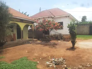 3bdrm Bungalow in Central Division for sale