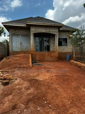 3bdrm House in Katende Masaka Rd, Wakiso / Wakiso for sale