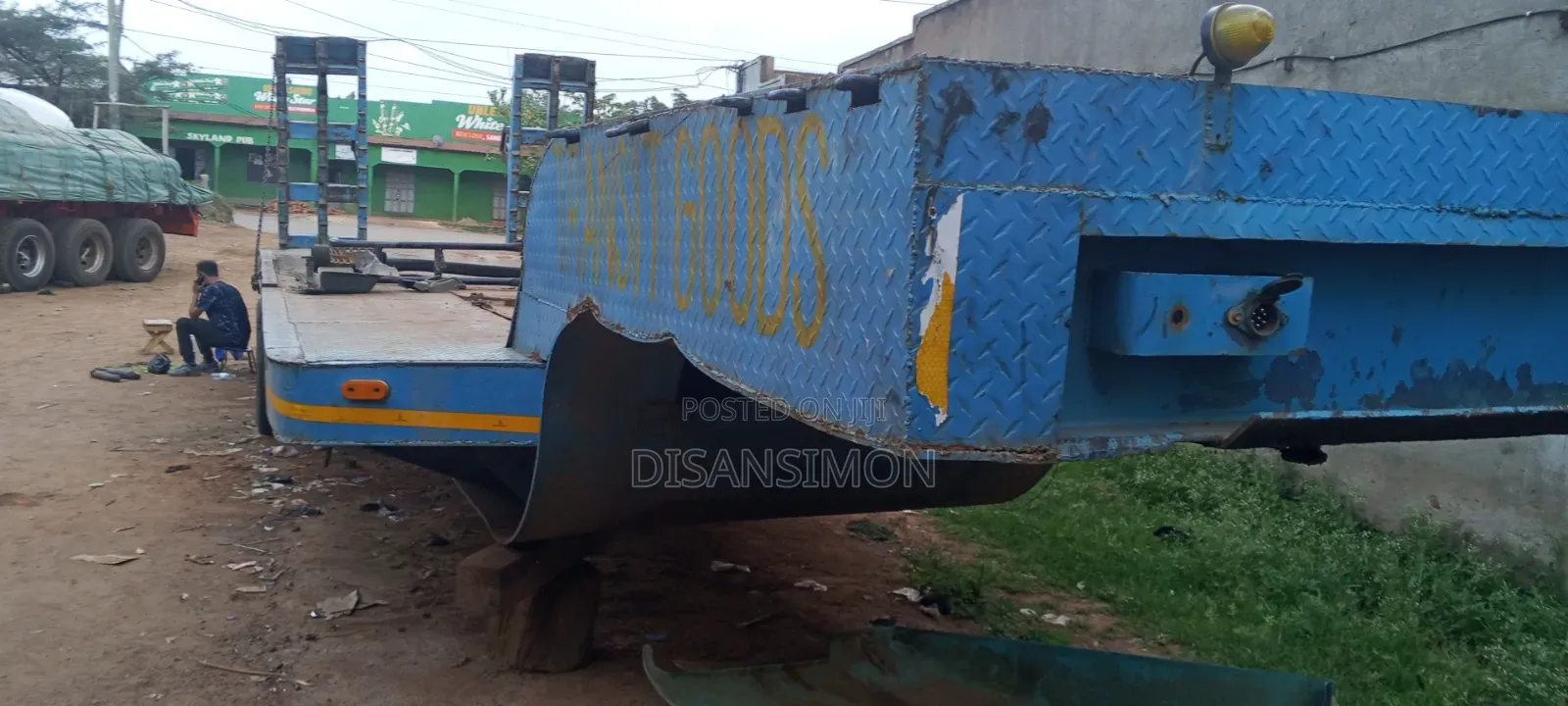 Low Bed Machine Trailer