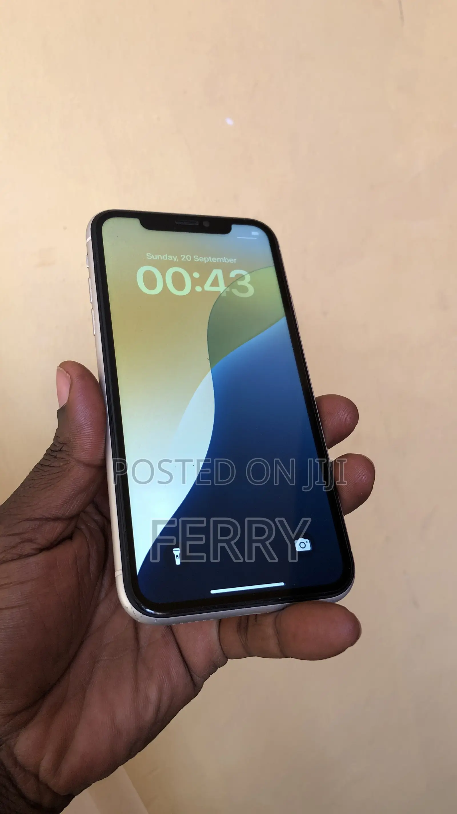 Apple iPhone XR 64 GB White