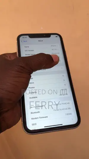 Apple iPhone XR 64 GB White