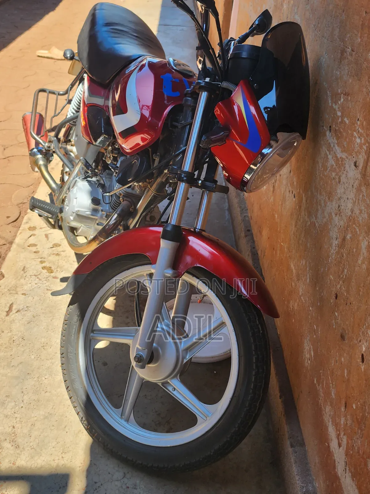 TVS HLX 125 2018 Red