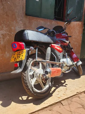 TVS HLX 125 2018 Red