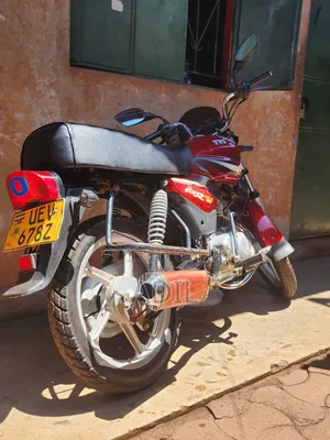 TVS HLX 125 2018 Red
