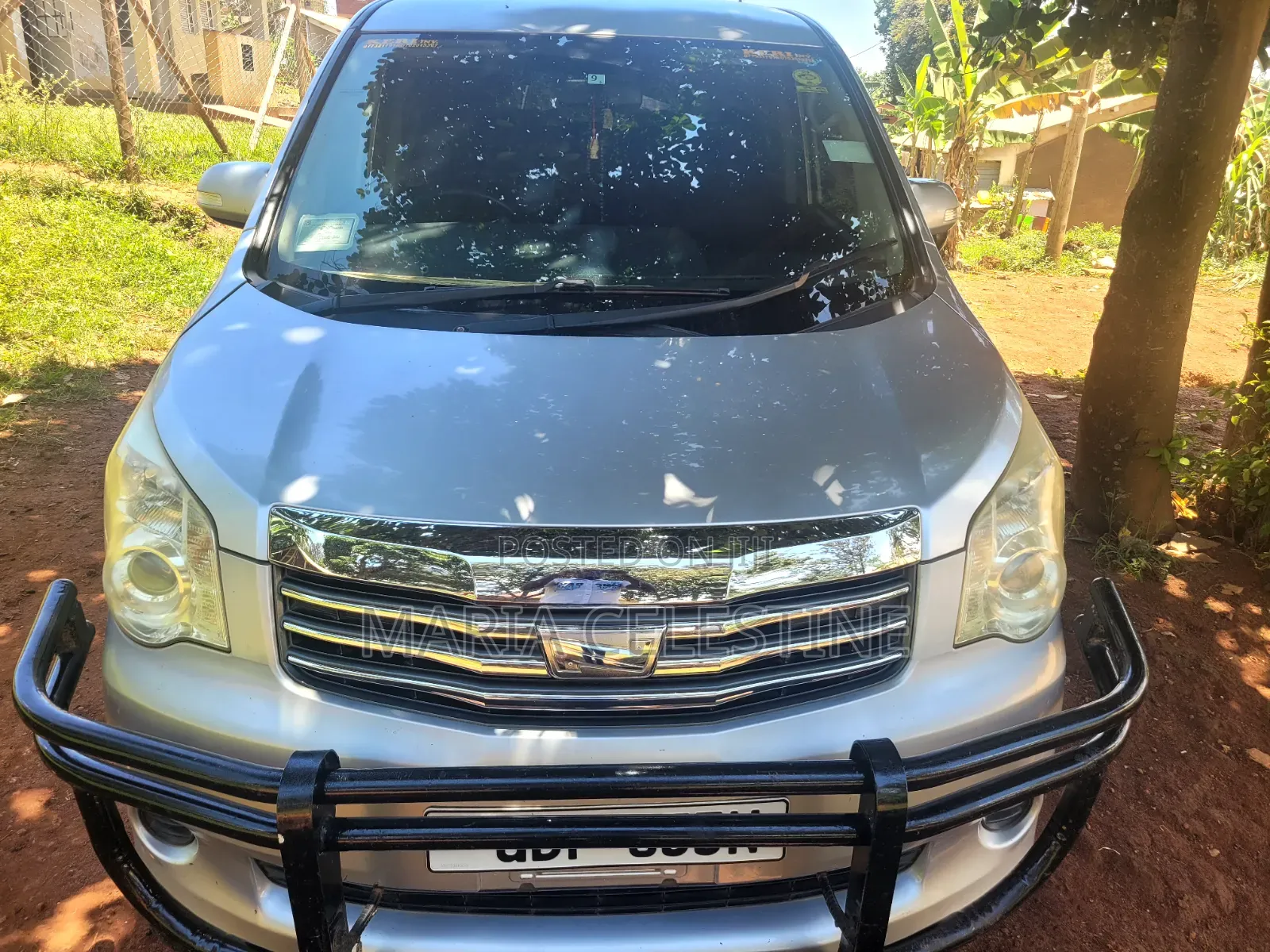 Toyota Noah 2.0 158hp AWD (8 Seater) 2010 Silver