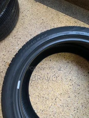 275/40r22 PIRELLI Tyres Used .