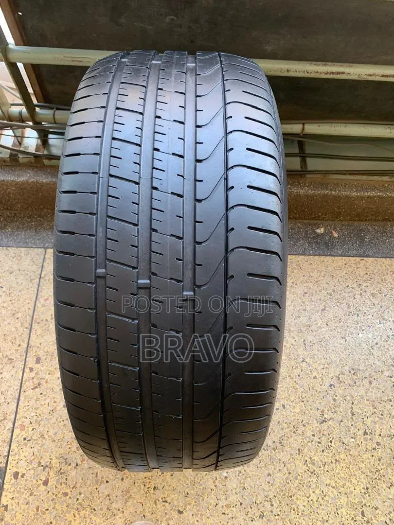 275/40r22 PIRELLI Tyres Used .