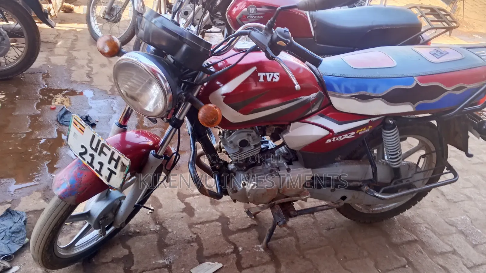 TVS HLX 125 2022 Red