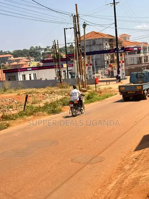 100by100ft Plot for Rent in Kisaasi