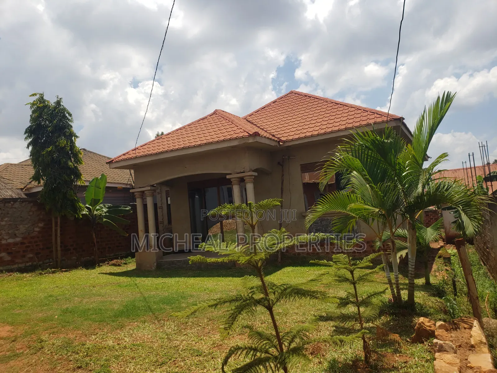 3bdrm House in Kitezi Kabaga Rd At, Wakiso / Wakiso for sale