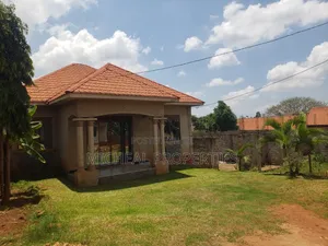 3bdrm House in Kitezi Kabaga Rd At, Wakiso / Wakiso for sale