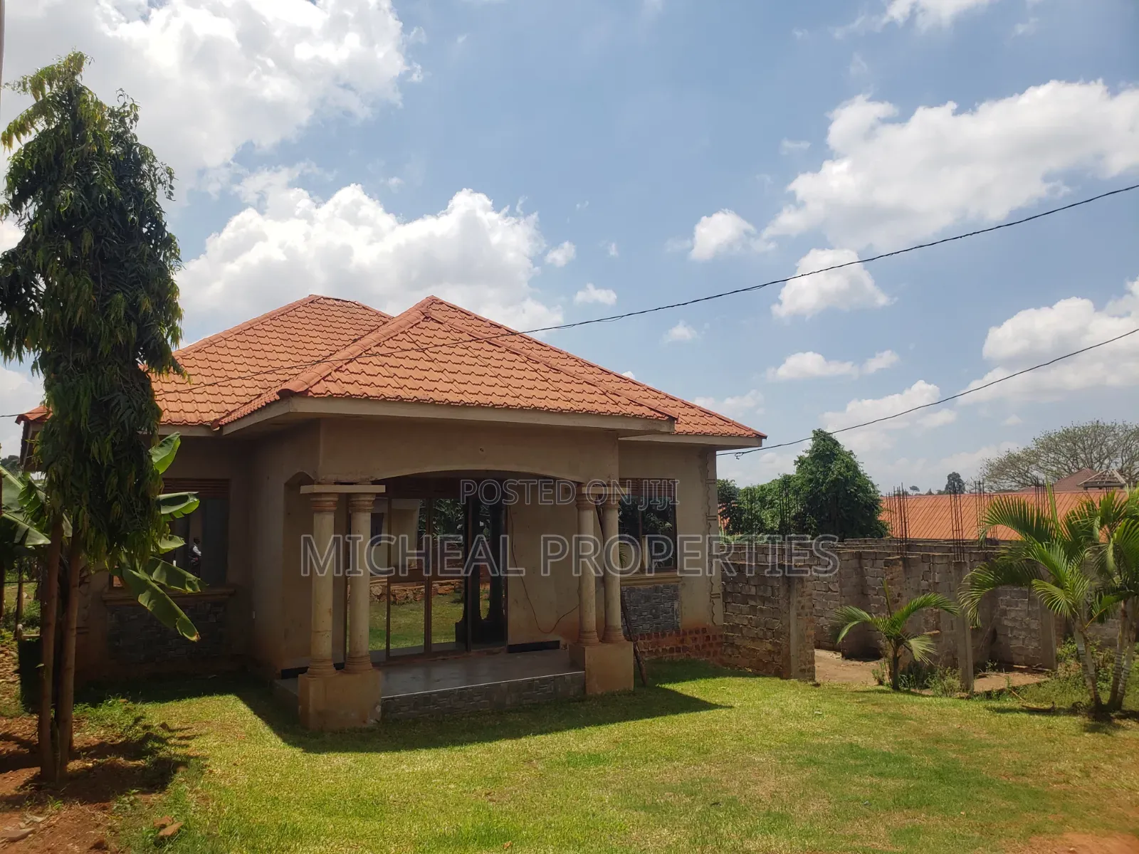 3bdrm House in Kitezi Kabaga Rd At, Wakiso / Wakiso for sale