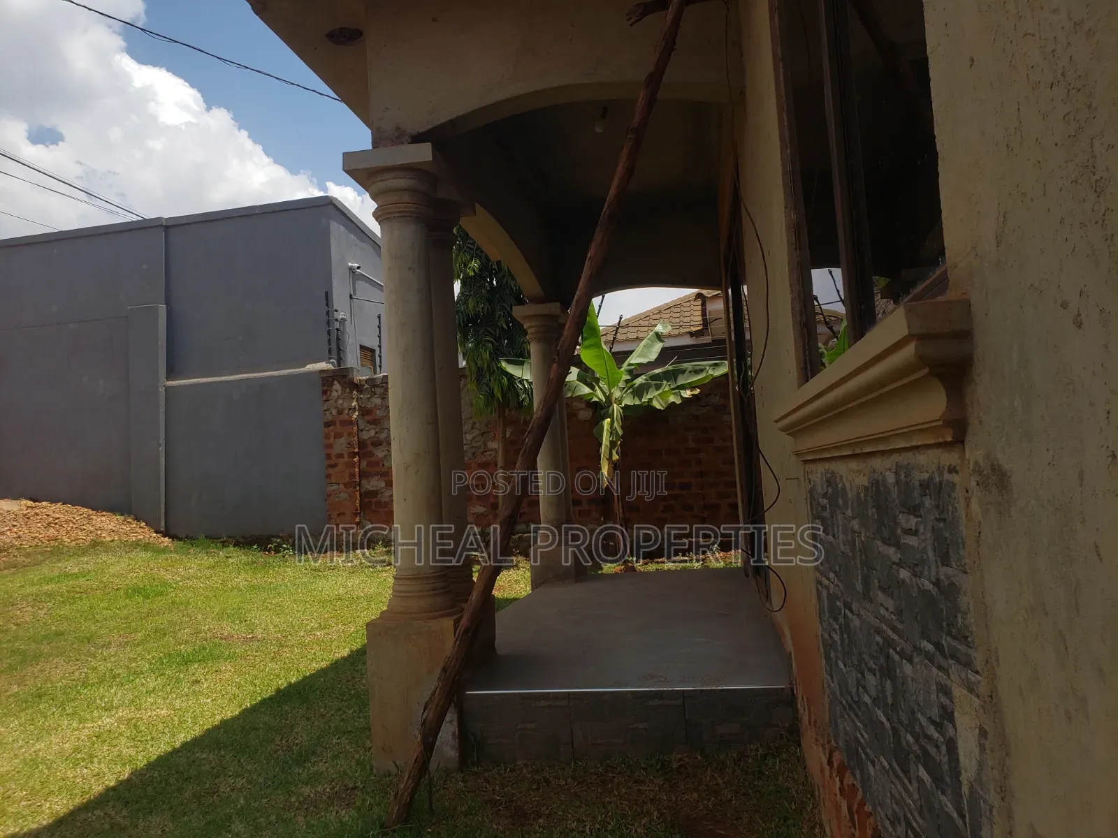3bdrm House in Kitezi Kabaga Rd At, Wakiso / Wakiso for sale