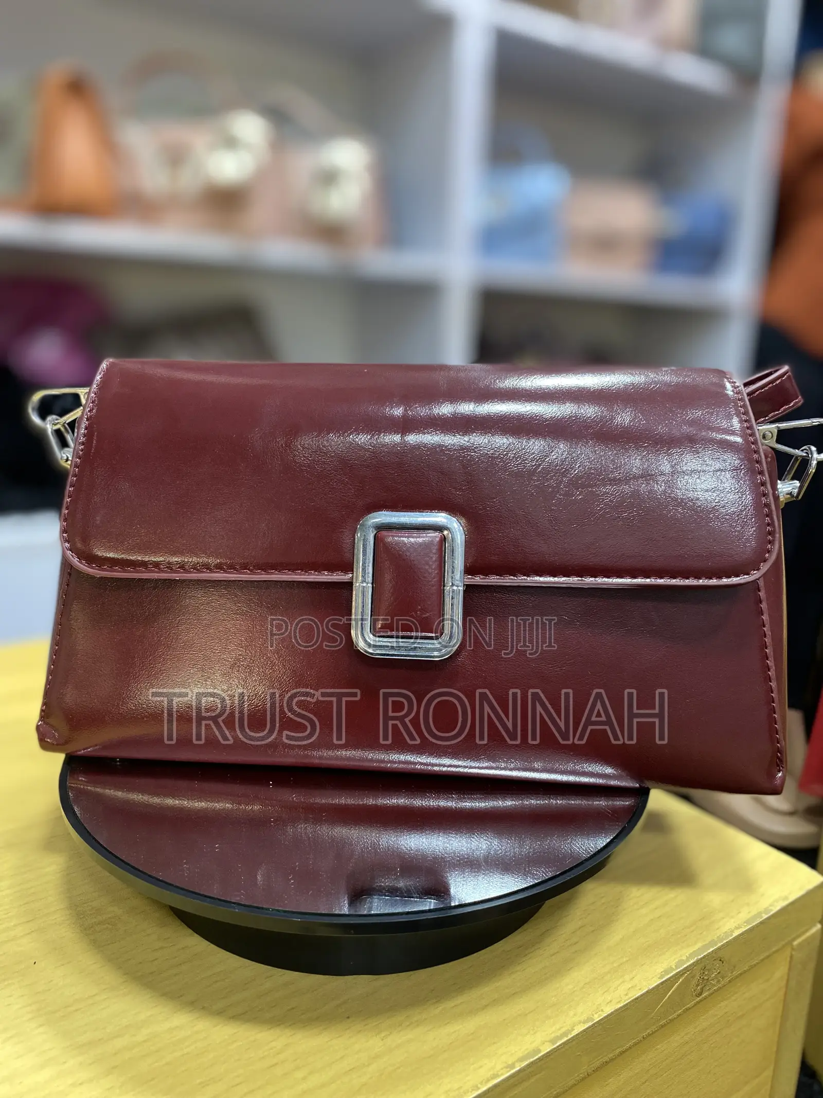 Women Hand Bags Available at a Cheaper Price
