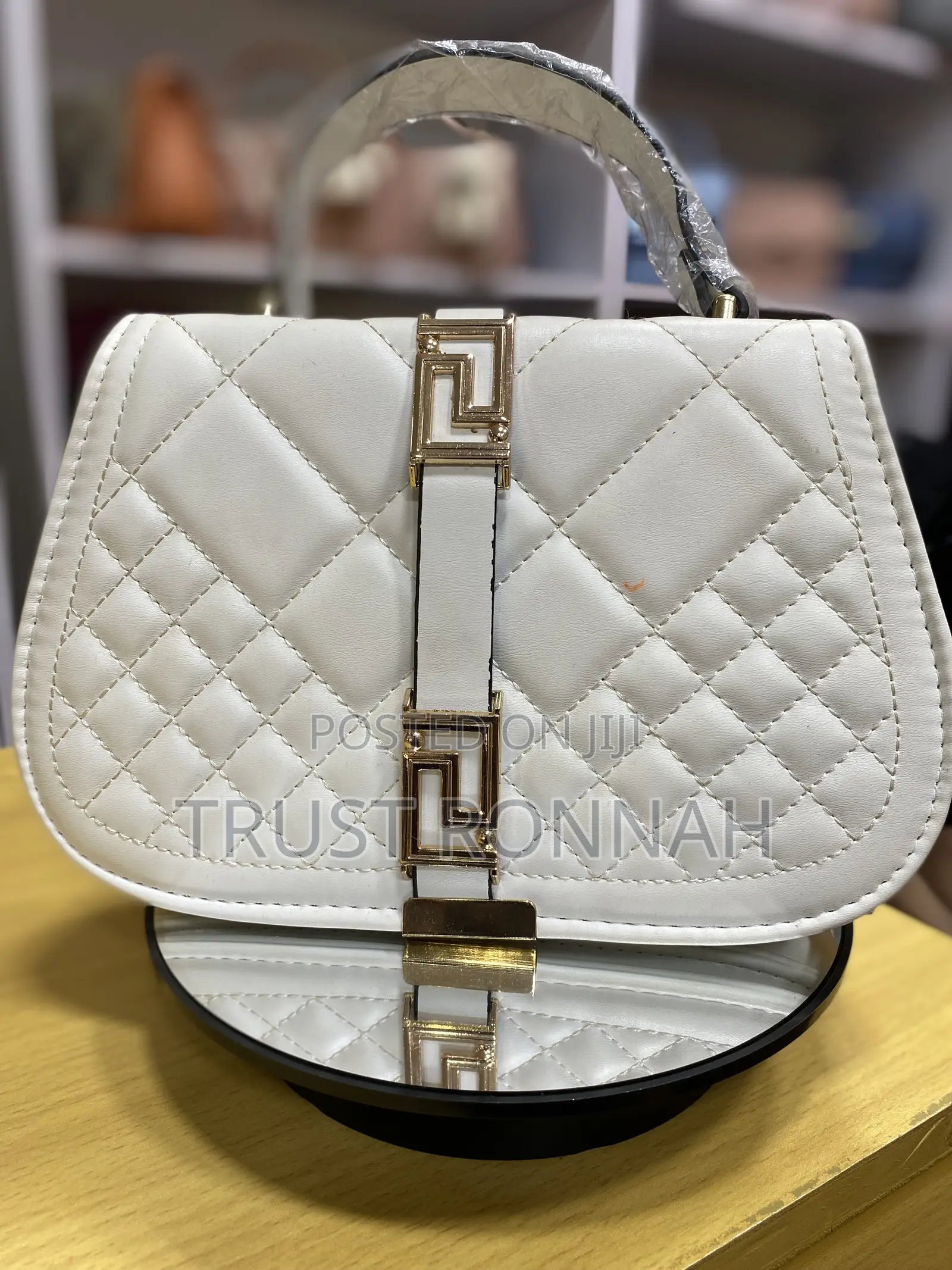 Women Hand Bags Available at a Cheaper Price