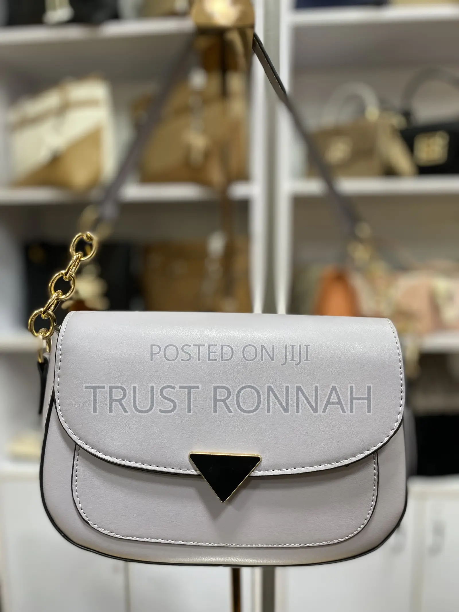Women Hand Bags Available at a Cheaper Price