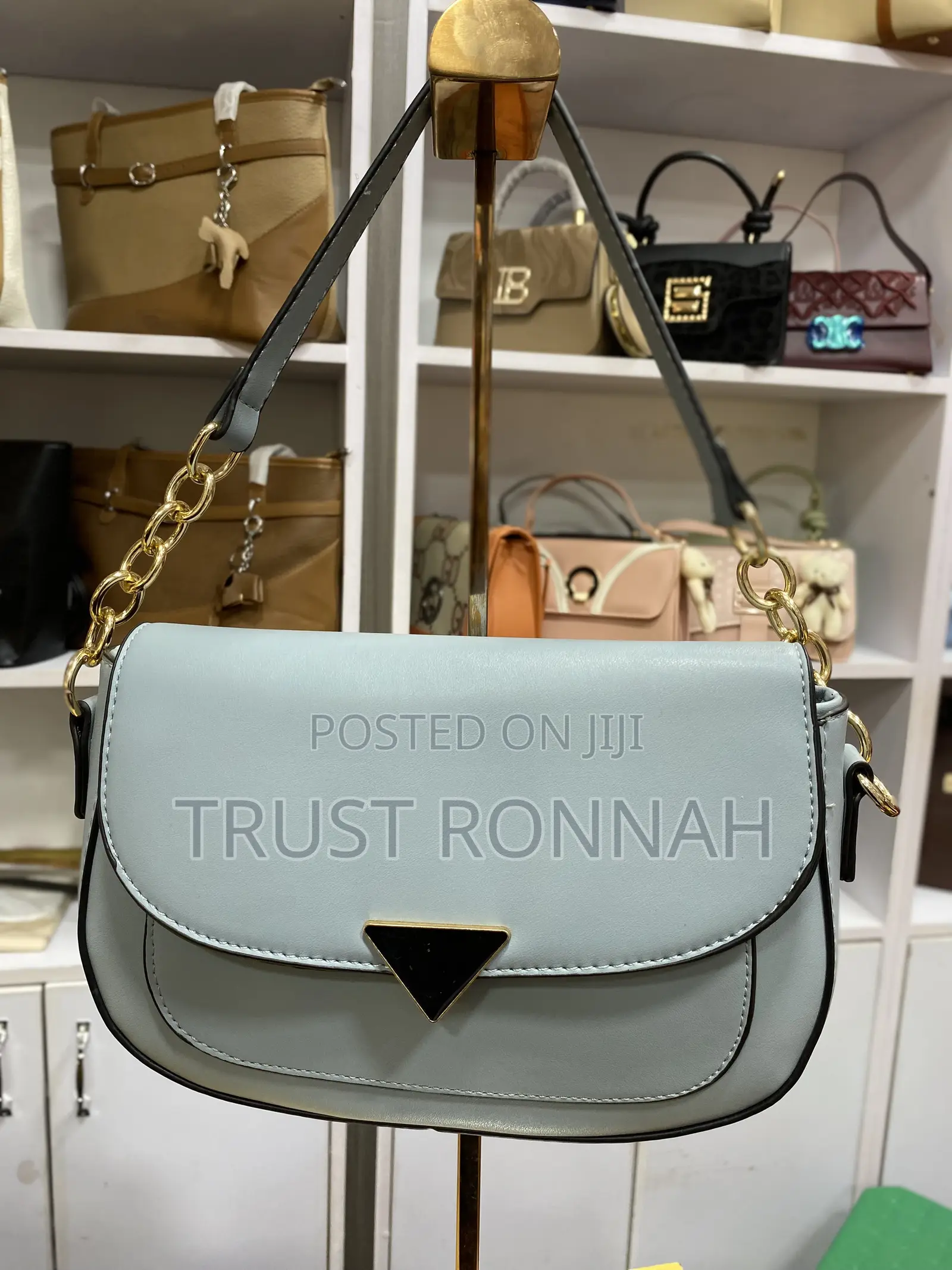 Women Hand Bags Available at a Cheaper Price