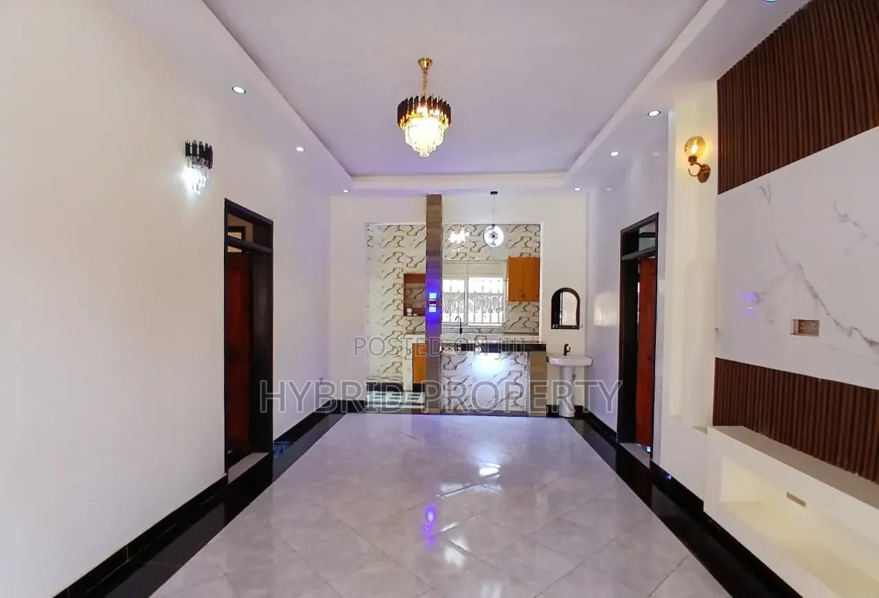 3bdrm House in Wakiso~Kayunga Along for sale