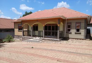 5bdrm House in Wakiso~Kayunga Town for sale