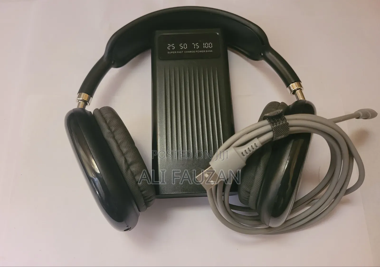 Power Bank,headsets and USB Cable