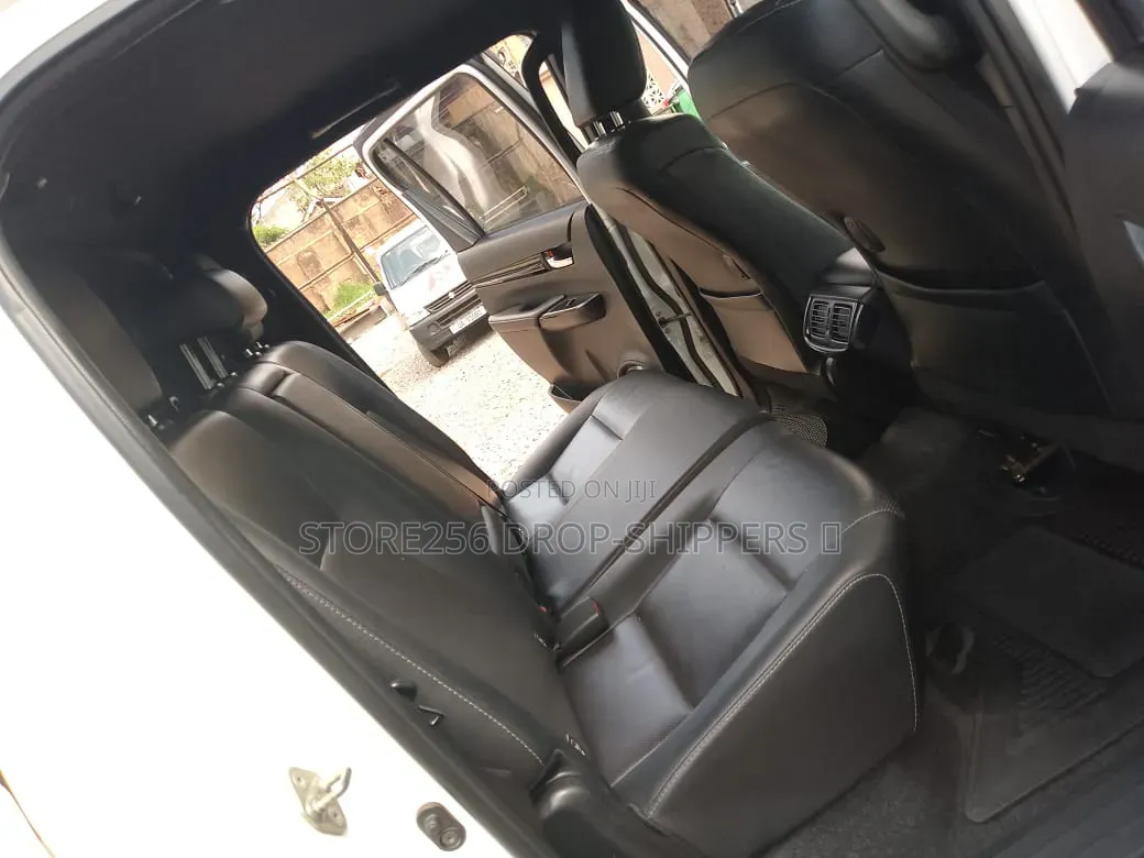 Toyota Hilux Revo Double Cab Deisel 2.8 AWD 2018 White