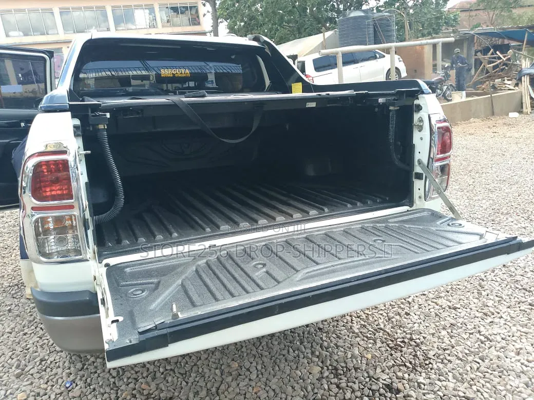 Toyota Hilux Revo Double Cab Deisel 2.8 AWD 2018 White