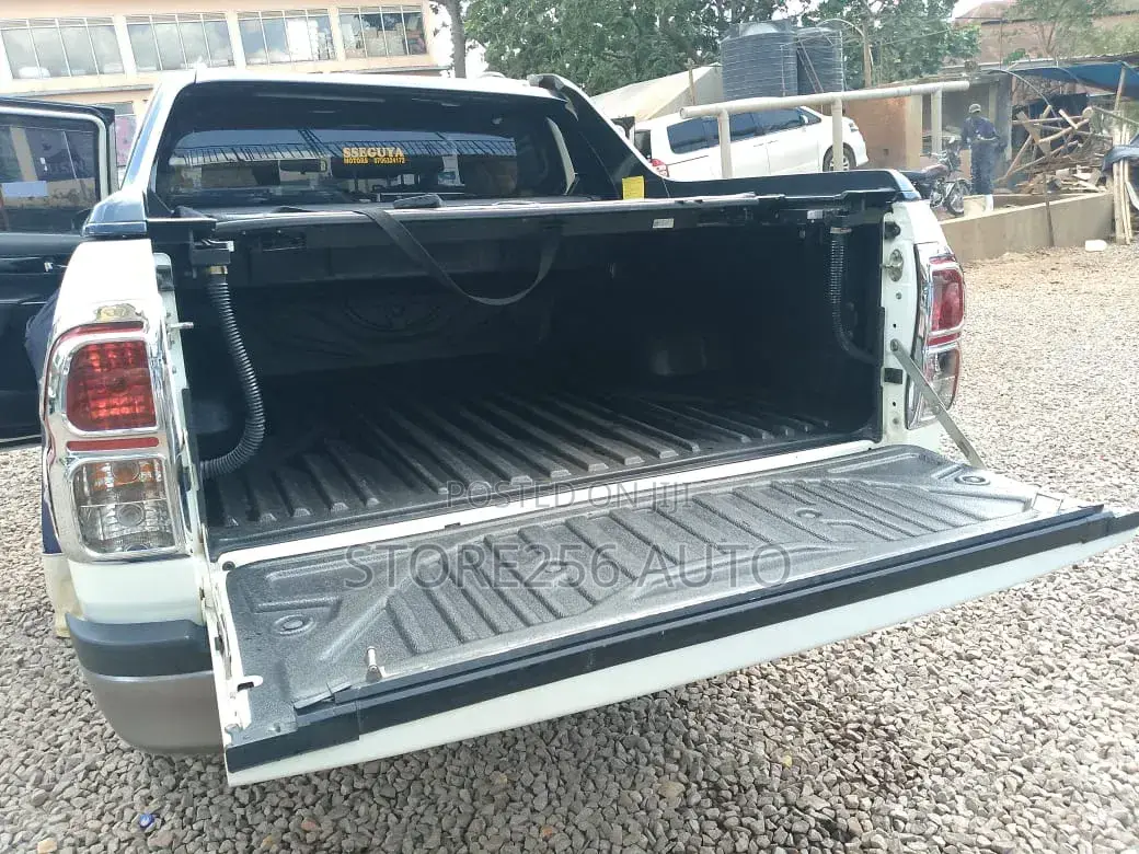 Toyota Hilux Revo Double Cab Deisel 2.8 AWD 2018 White