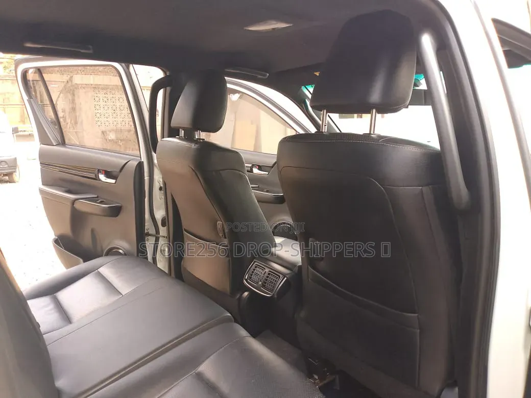 Toyota Hilux Revo Double Cab Deisel 2.8 AWD 2018 White
