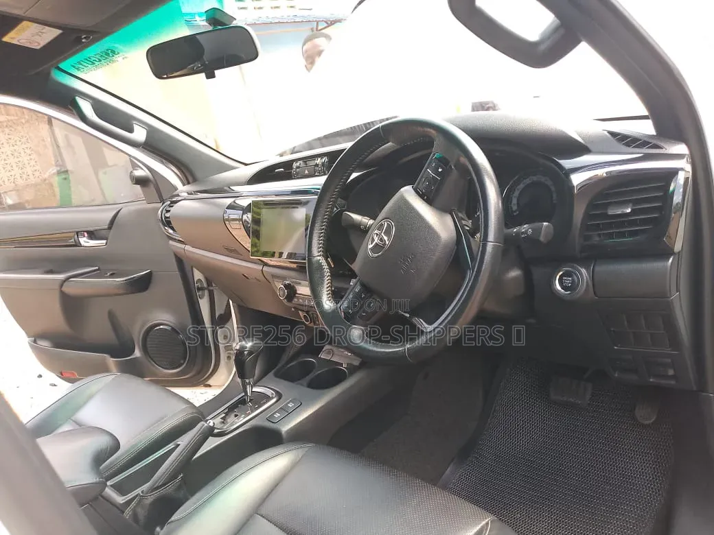 Toyota Hilux Revo Double Cab Deisel 2.8 AWD 2018 White