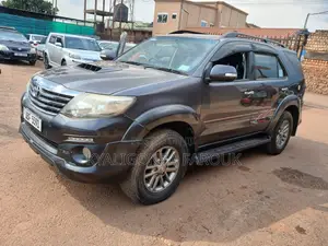 Toyota Fortuner 2015 Black