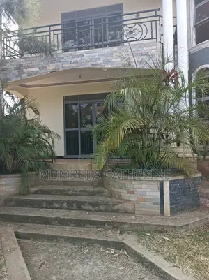 5bdrm House in Lukwanga, Wakiso / Wakiso for sale