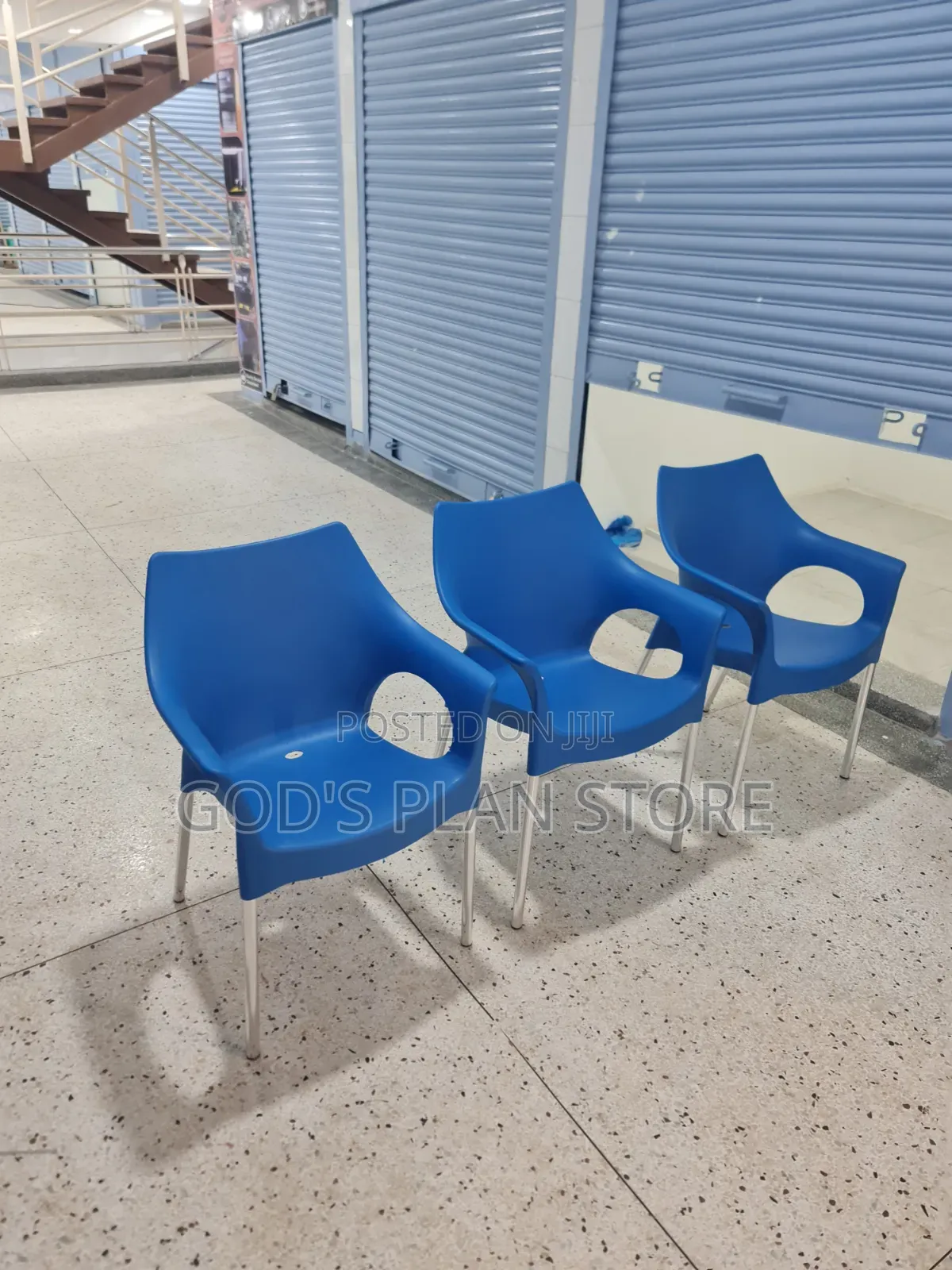 Strong Metal Stands Plastic Chairs Plastic Chairs