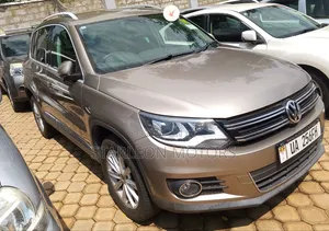 Volkswagen Tiguan 2.0 S Automatic 2012 Brown