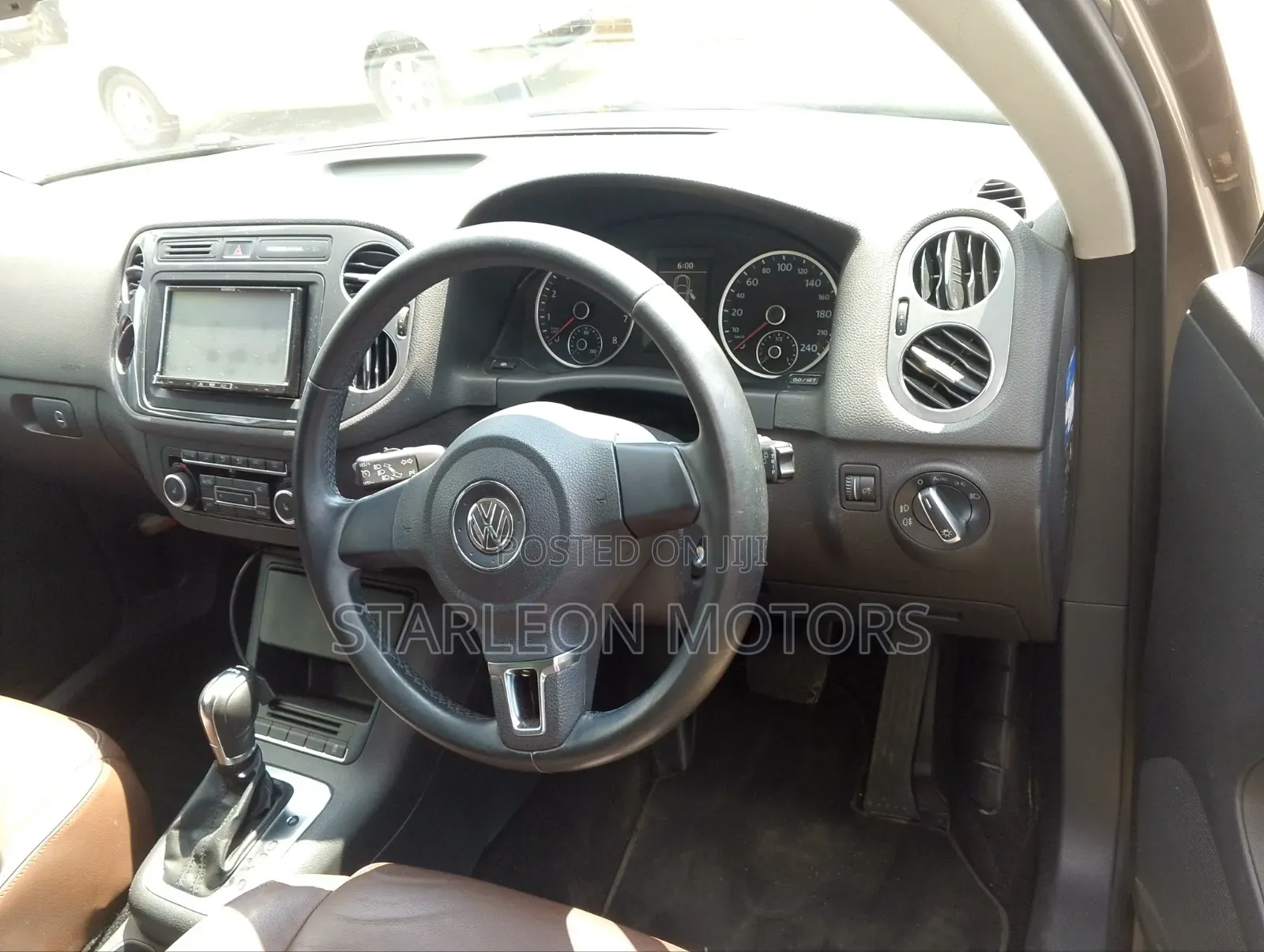 Volkswagen Tiguan 2.0 S Automatic 2012 Brown