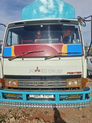 Mitsubishi Fuso Fighter 1992 White