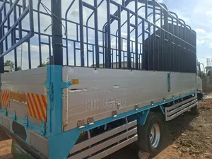 Mitsubishi Fuso Fighter 1992 White