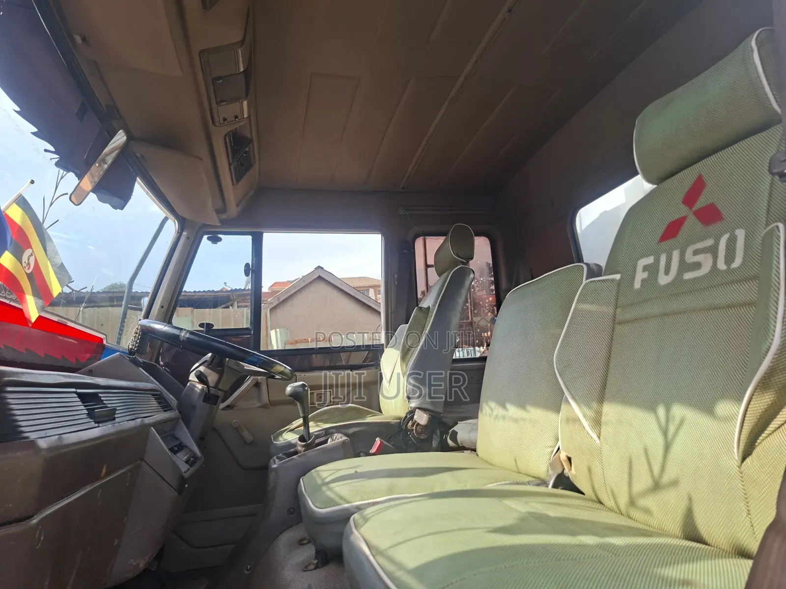 Mitsubishi Fuso Fighter 1992 White