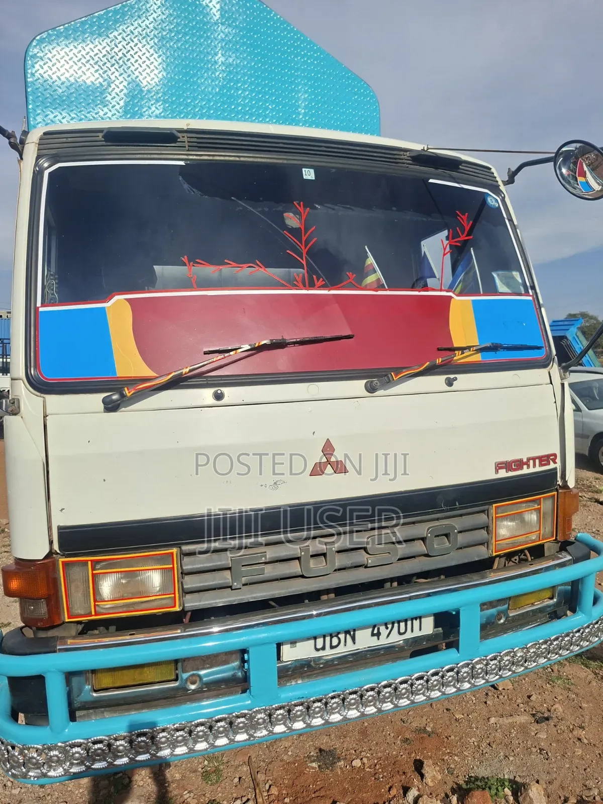 Mitsubishi Fuso Fighter 1992 White