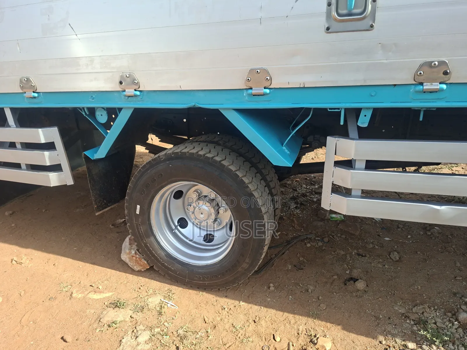 Mitsubishi Fuso Fighter 1992 White
