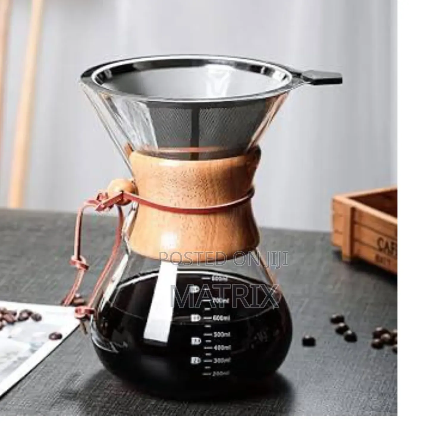 Glass Pour-Over Coffee Maker With a Wooden Collar, 600ml