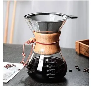Glass Pour-Over Coffee Maker With a Wooden Collar, 600ml