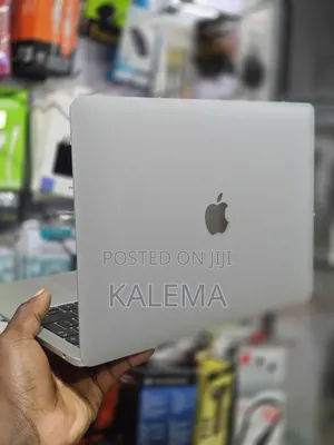 New Laptop Apple MacBook Air 8GB Intel Core i5 SSD 256GB
