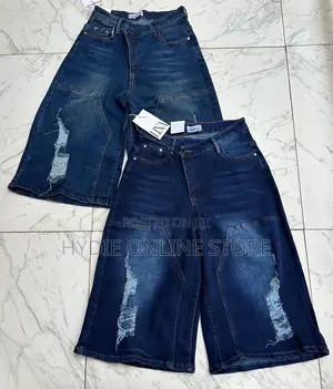3/4 Ladies Baggie Short Jeans