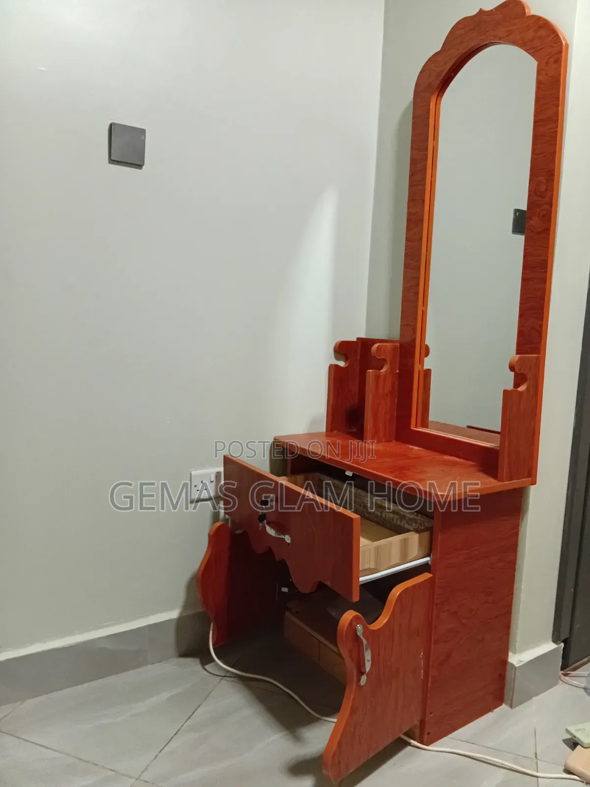 Dressing Mirrior